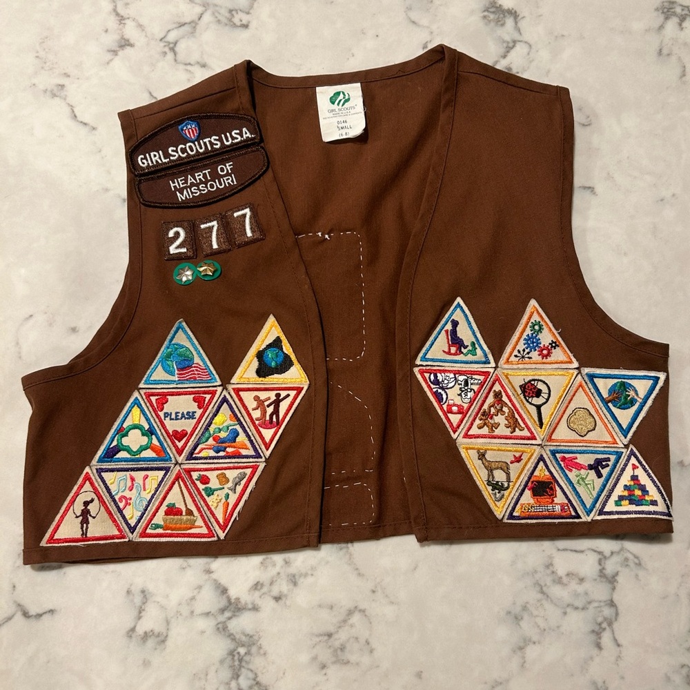 Vintage Girl Scouts Brownies Vest Size Small 6-8.     1999 - Early 2000's